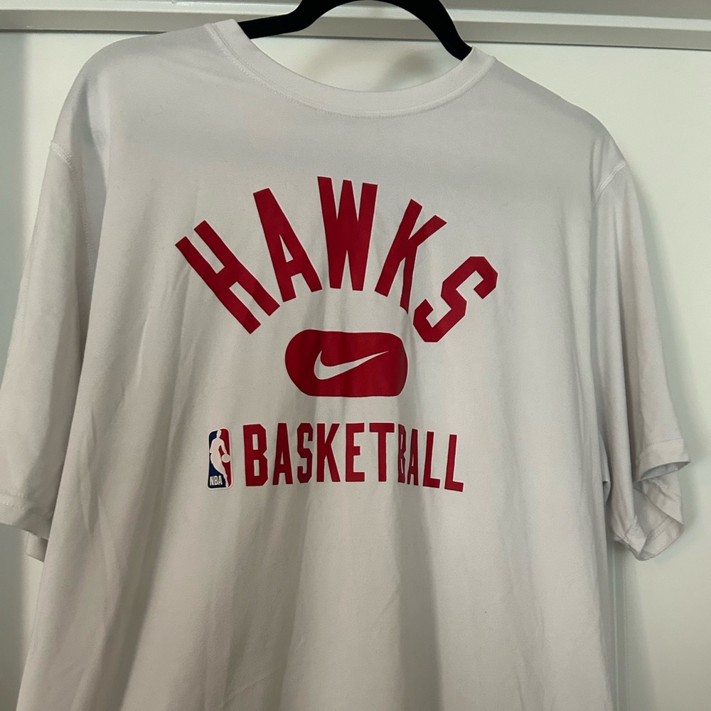 White Atlanta Hawks Nike T-shirt - Picture 2 of 4